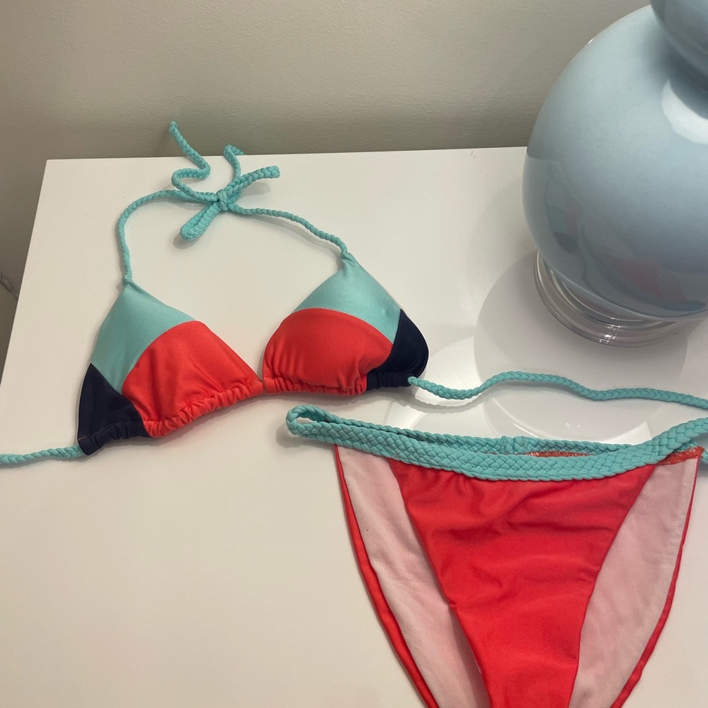 TRIANGLE BIKINI SO CUTE